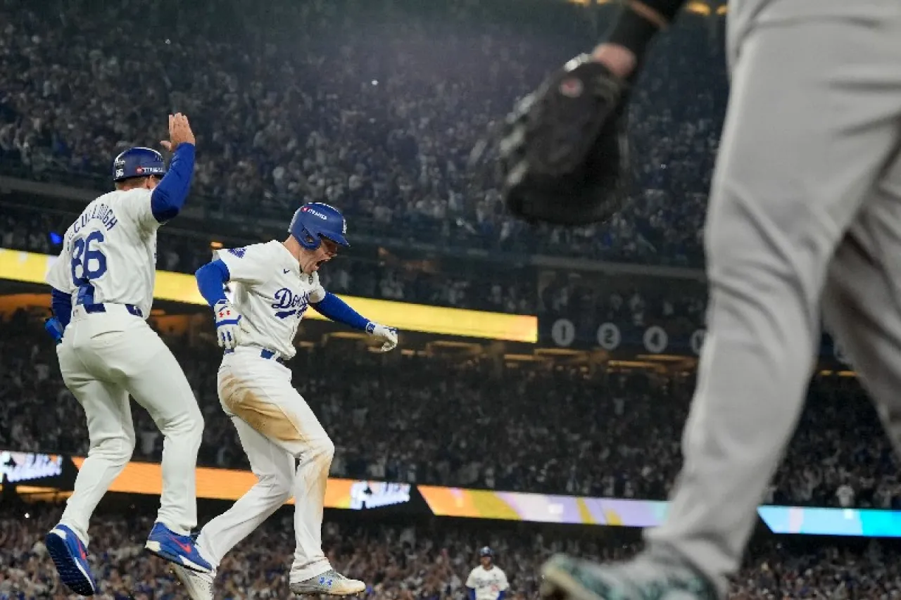 Ganan Dodgers la Serie Mundial ante Yankees