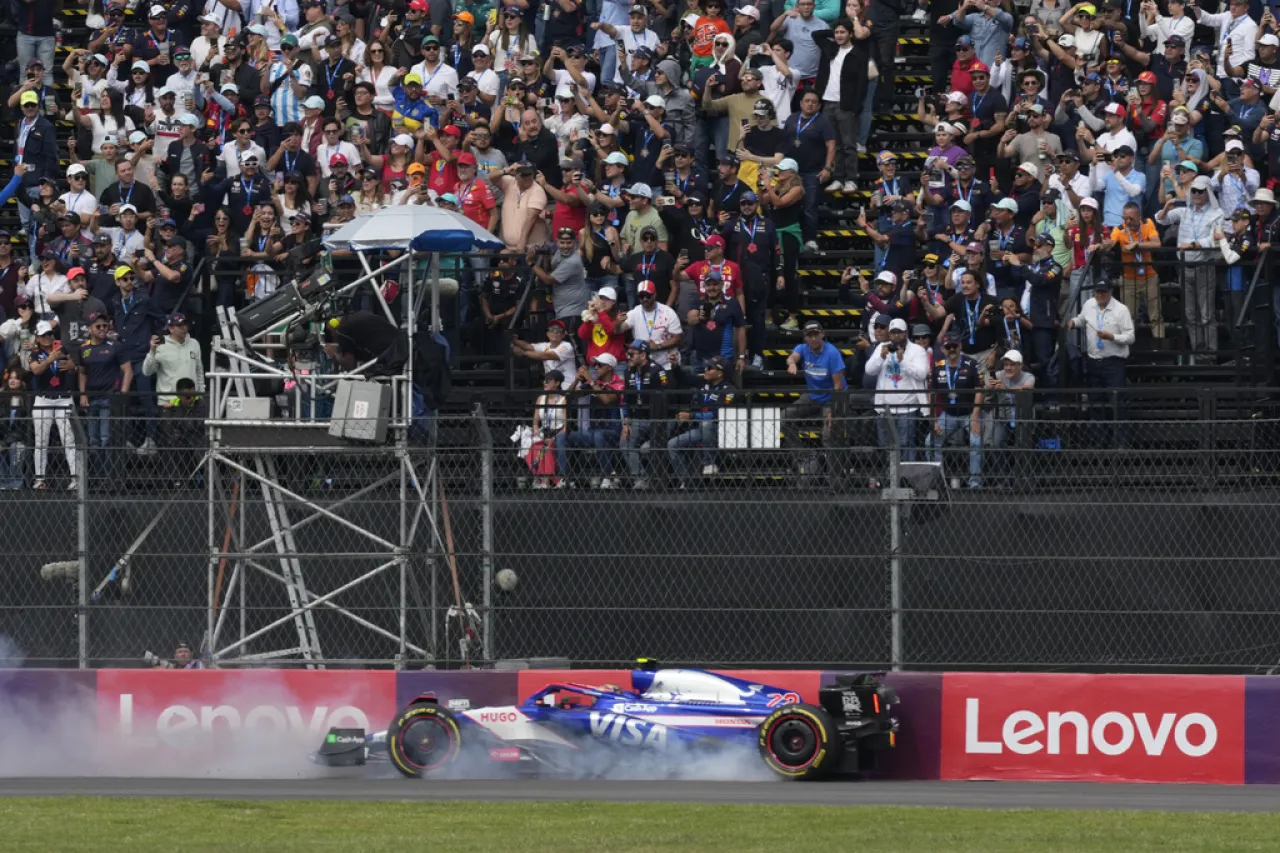 Sainz gana el Gran Premio de México