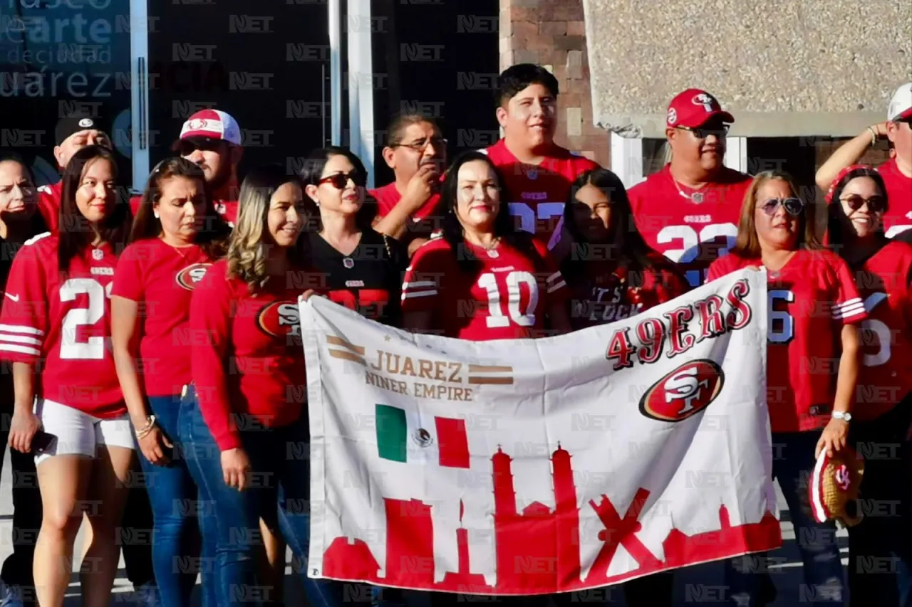 Seguidores de los 49ers se toman la fotografía anual