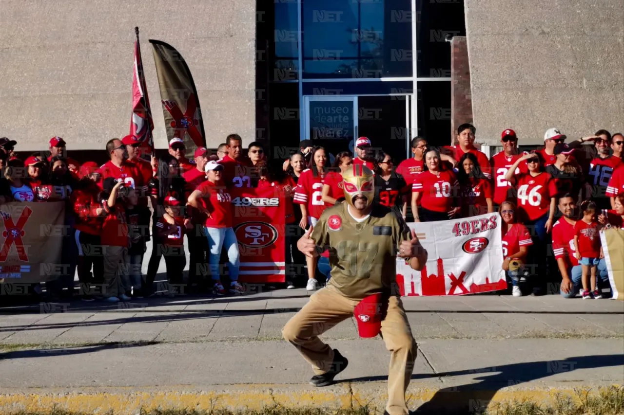 Seguidores de los 49ers se toman la fotografía anual