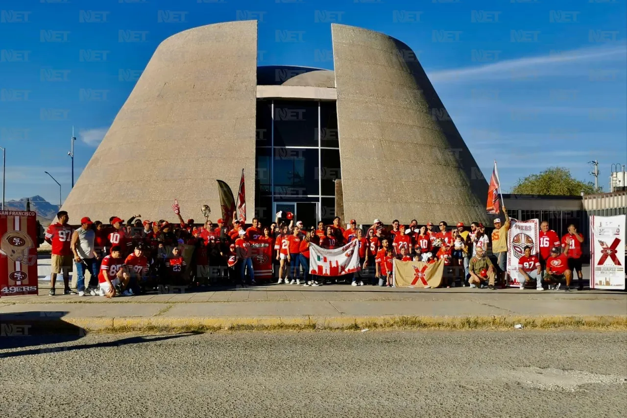 Seguidores de los 49ers se toman la fotografía anual