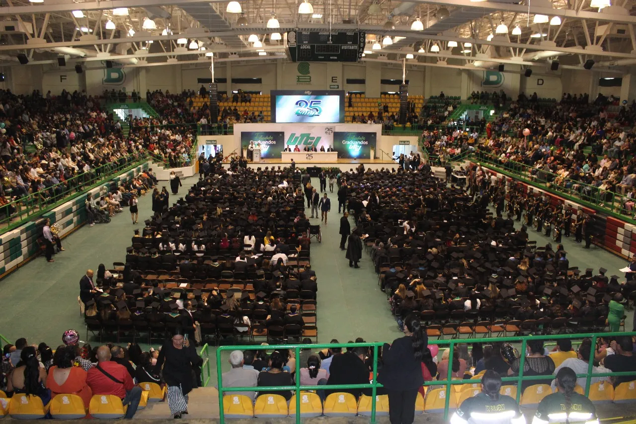 La UTCJ celebra la graduación de más de 3 mil estudiantes