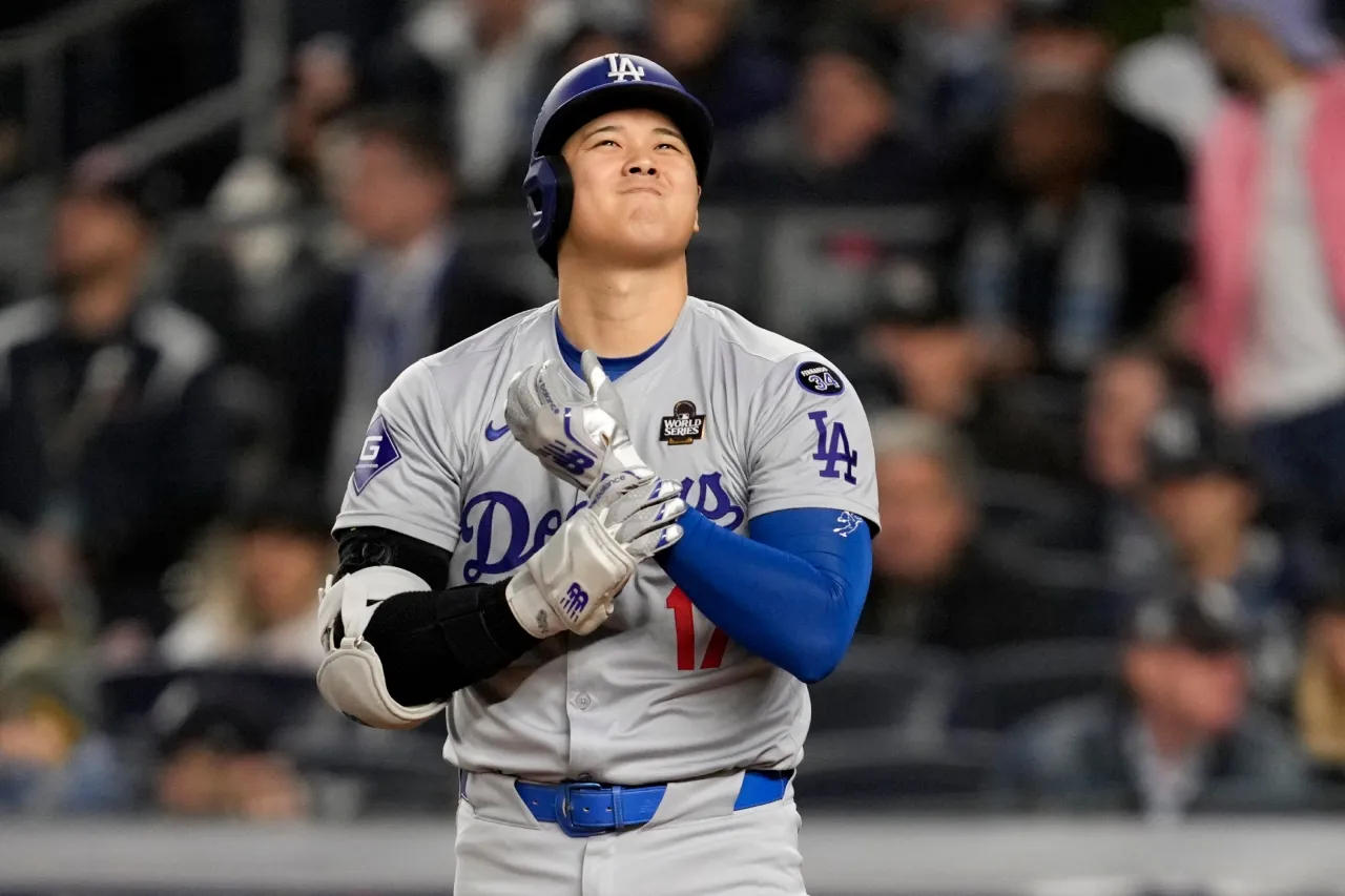 Dodgers derrotan a Yankees y acarician barrida en la Serie Mundial