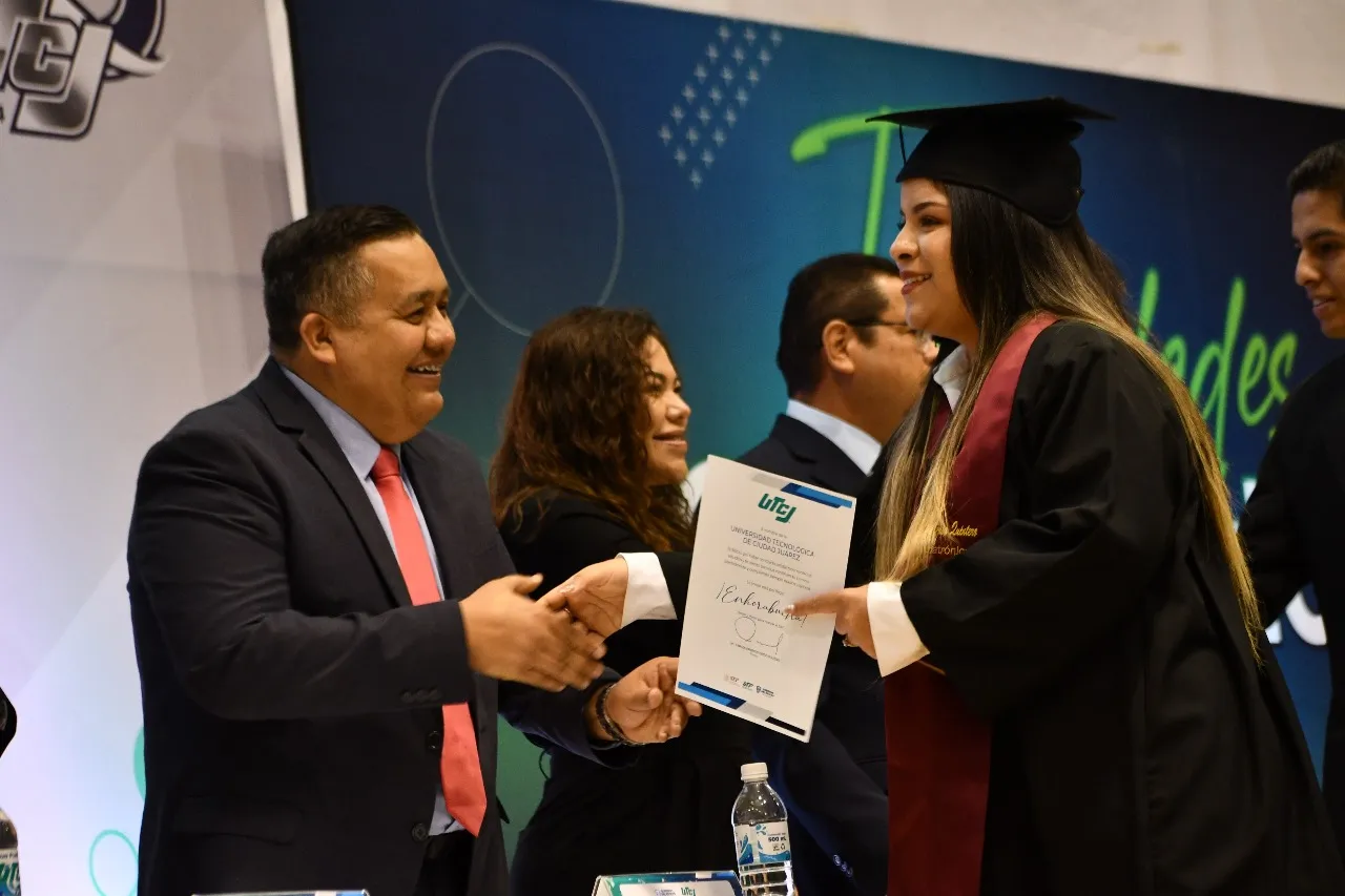 La UTCJ celebra la graduación de más de 3 mil estudiantes