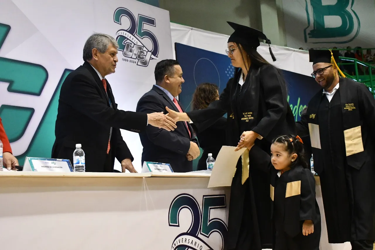 La UTCJ celebra la graduación de más de 3 mil estudiantes