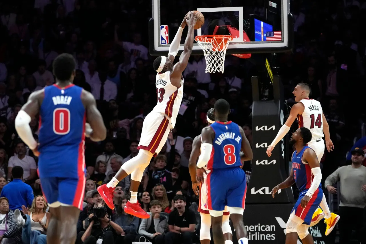 Butler anota 23, Rozier 20 y el Heat se escapa para derrotar a Pistons