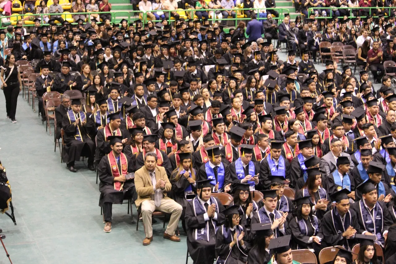 La UTCJ celebra la graduación de más de 3 mil estudiantes