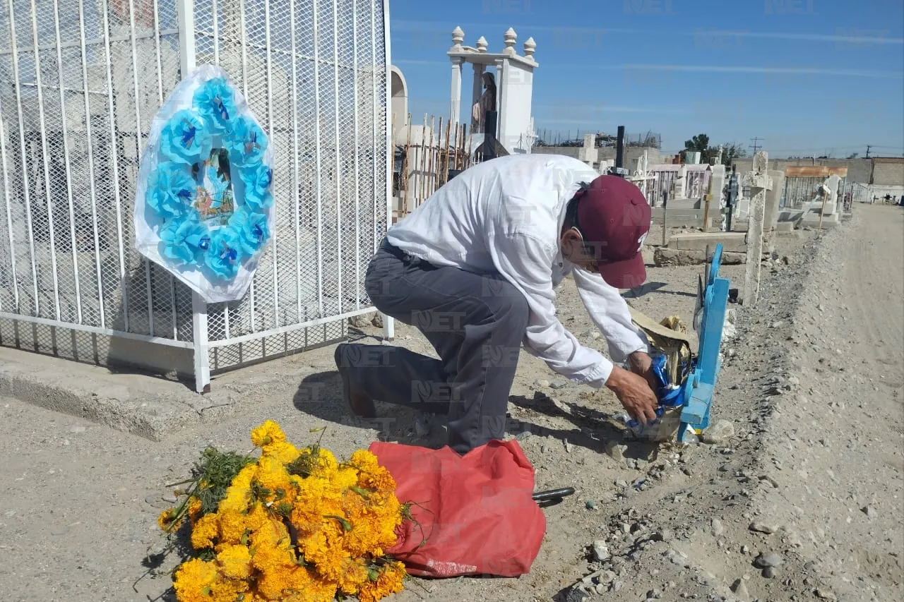 Asisten cientos de juarenses al panteón Chaveña