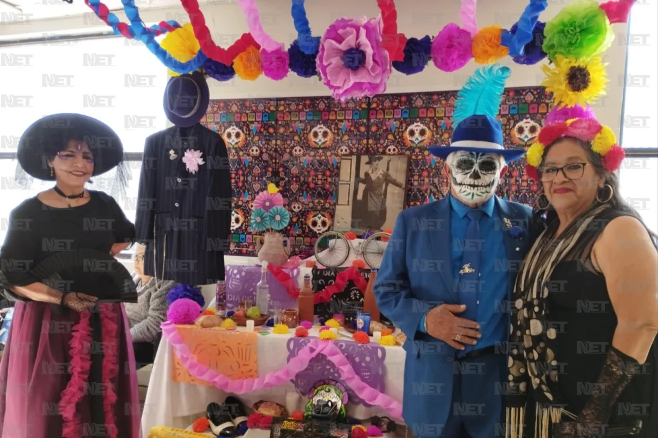 Adolescentes y adultos mayores celebran Día de Muertos en Época de Oro