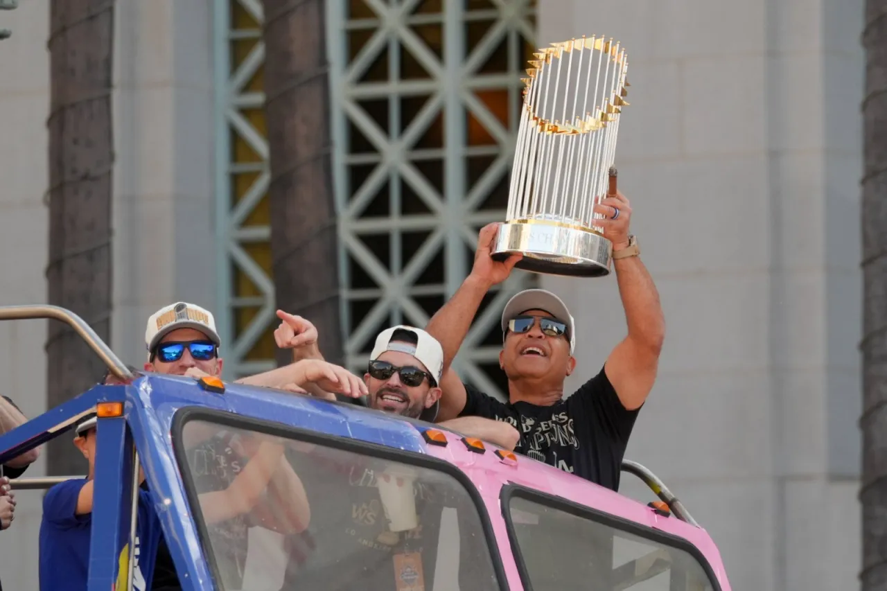 Fotos: Festejan Dodgers título de Serie Mundial por todo Los Ángeles