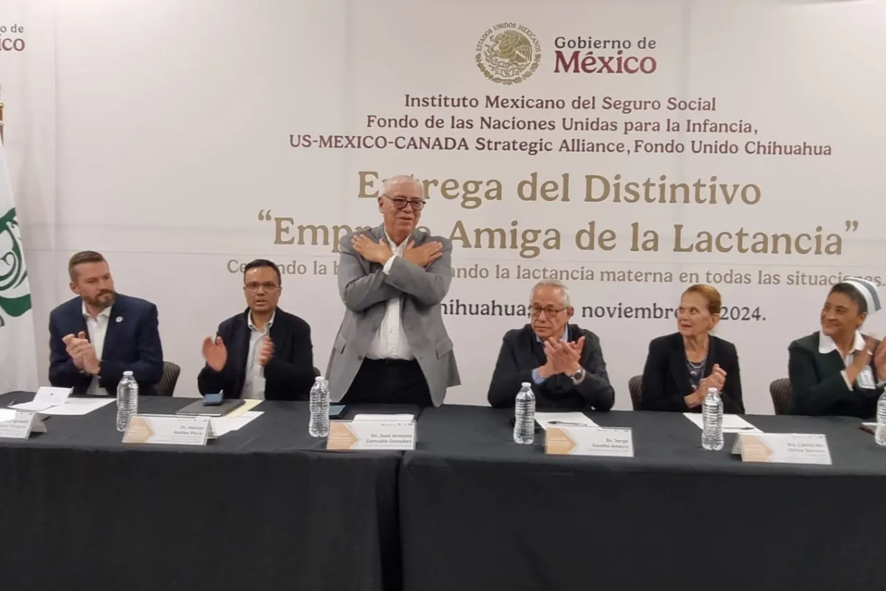 Entrega IMSS distintivo 'Empresa Amiga de la Lactancia Materna' a empresas