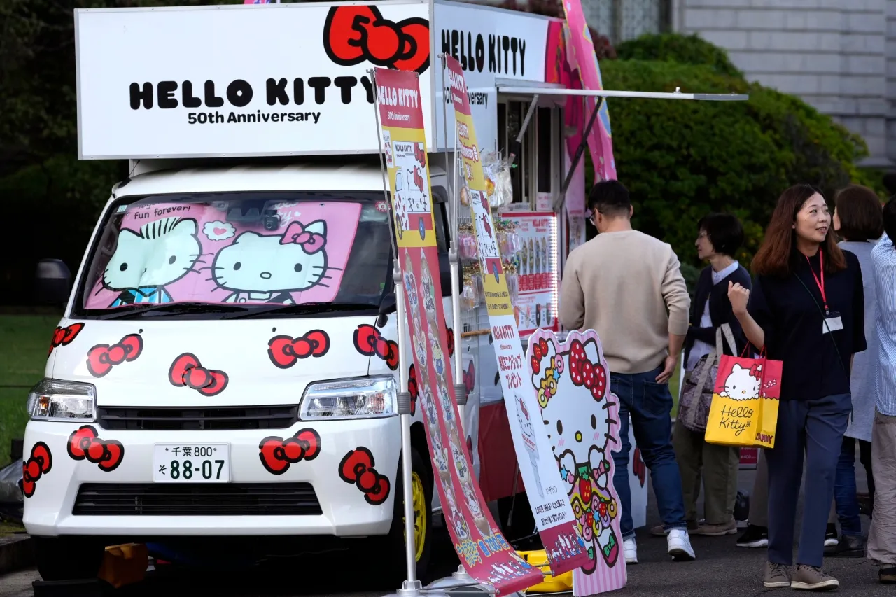 A sus 50 años, Hello Kitty es tan 'kawaii' y lucrativa como siempre