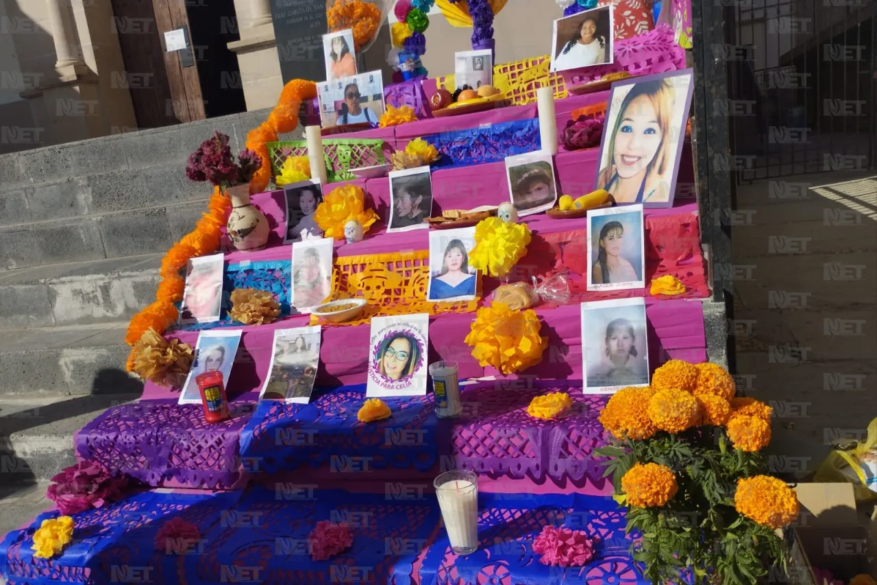 Instalan altar en honor a madres de víctimas de feminicidio y desaparición