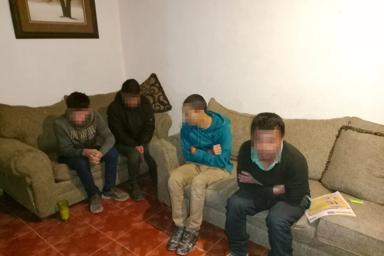 Rescatan a cuatro migrantes privados de la libertad en Juárez