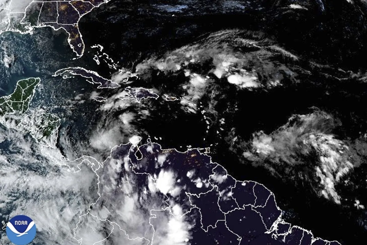 Se fortalecerá sistema meteorológico en el Caribe con dirección al norte