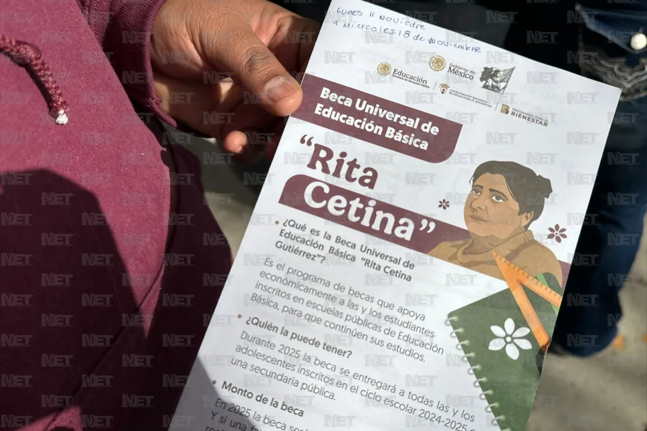 Llevan información a padres sobre beca Rita Cetina en Juárez