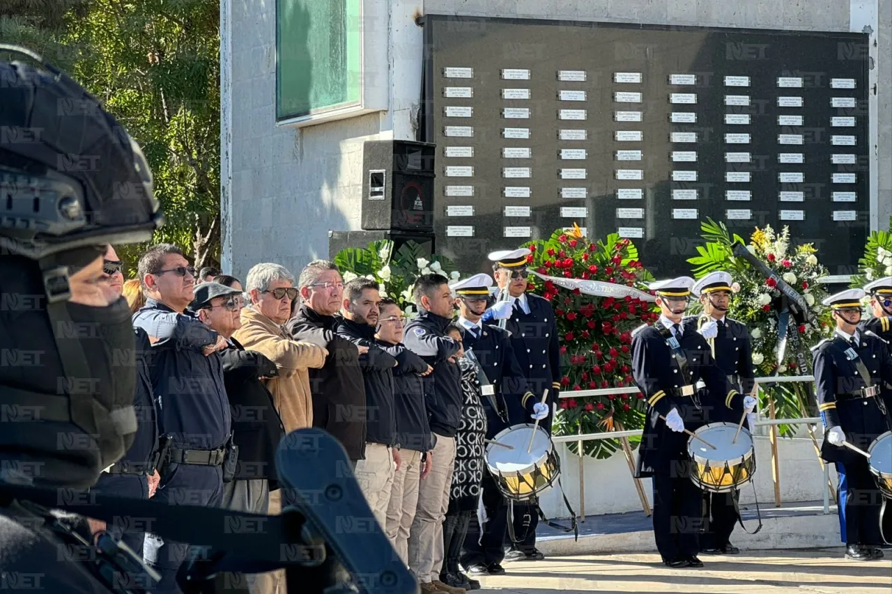 Realizan homenaje a agentes caídos