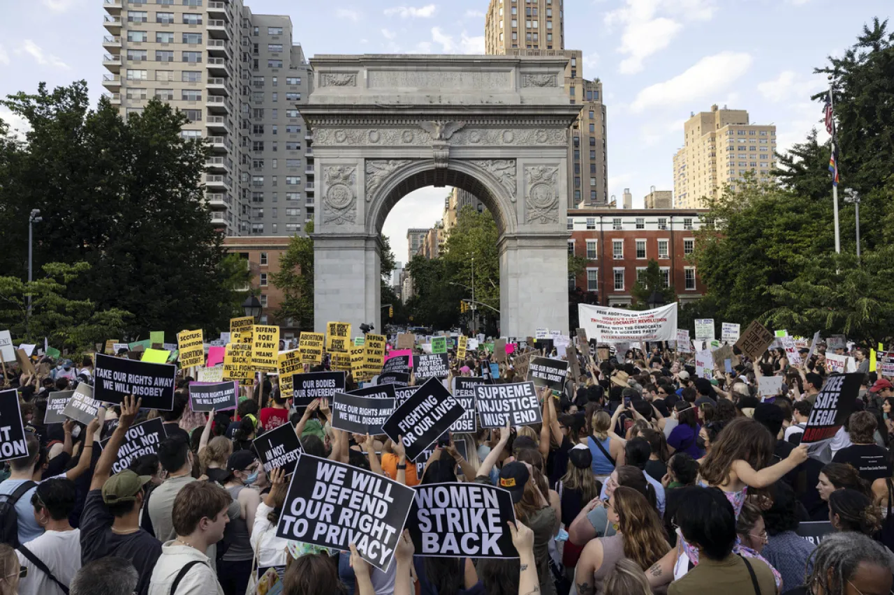 NY podría cambiar leyes para prohibir discriminación por resultados de embarazo