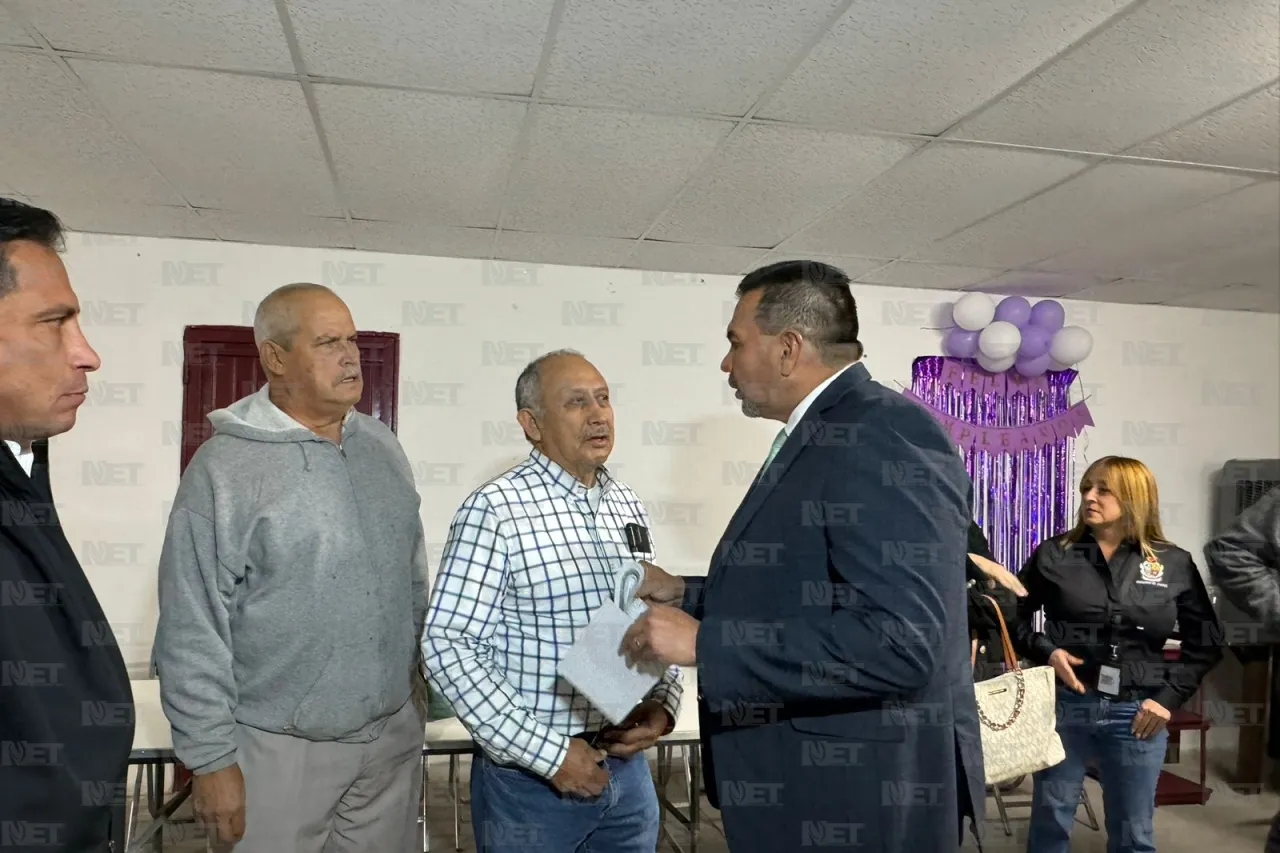 Entrega Pérez Cuéllar dos obras para adultos mayores en el Valle