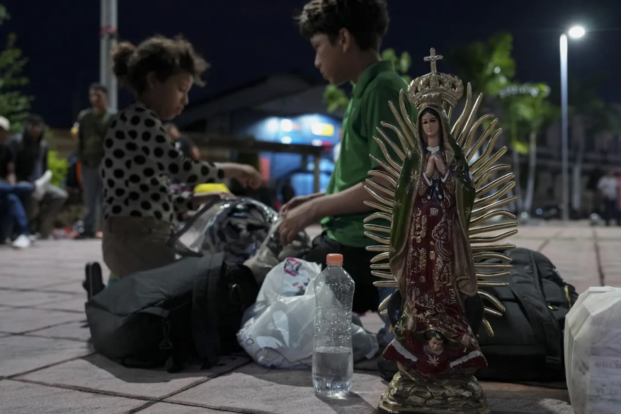 Más de 2 mil 500 migrantes salen de Tapachula hacia el norte de México