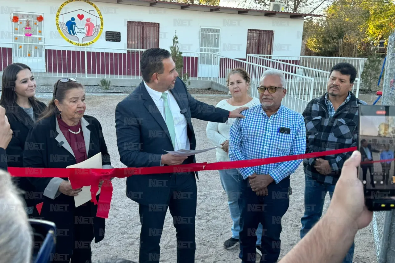 Entrega Pérez Cuéllar dos obras para adultos mayores en el Valle