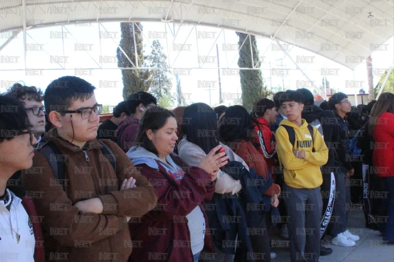 Estrenan domo alumnos del Cbtis 114