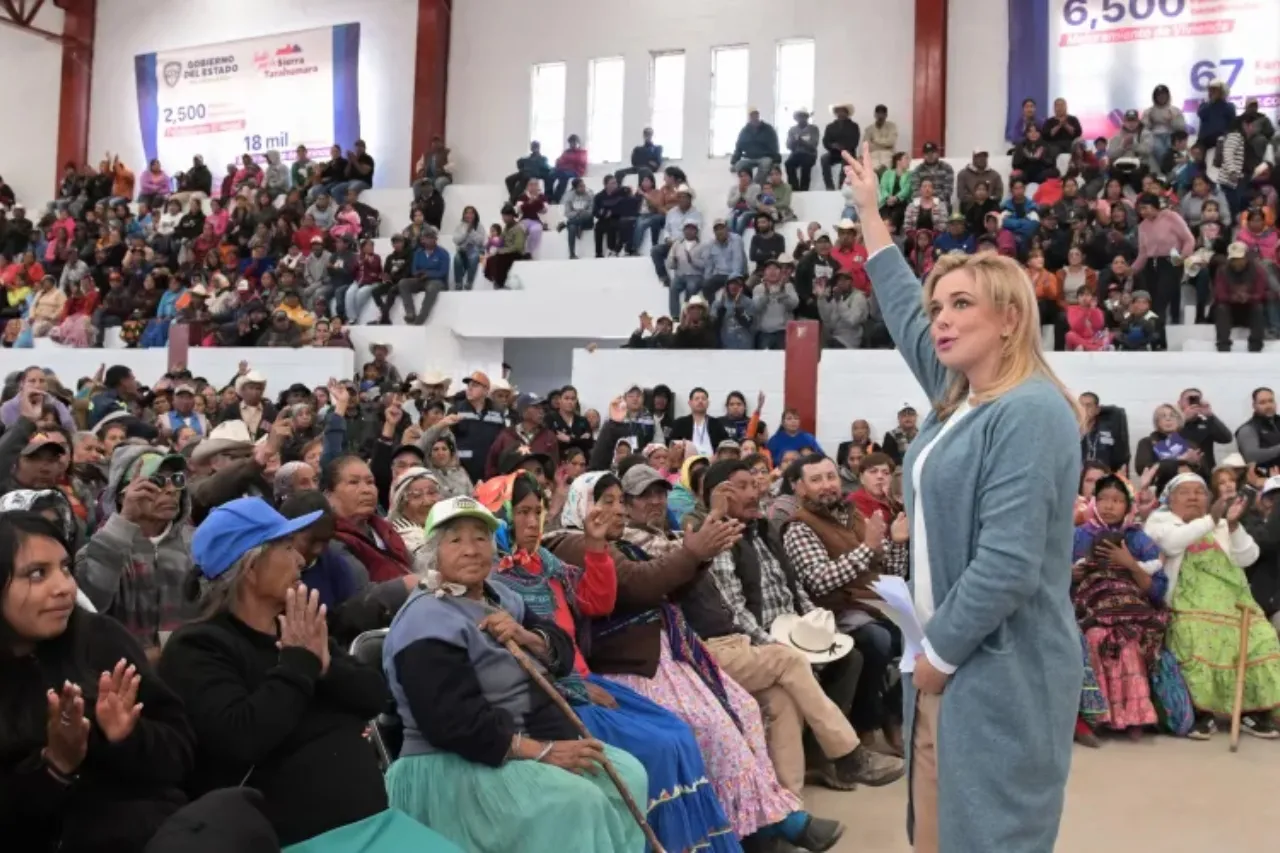 Reafirma Maru Campos su compromiso con familias de Balleza