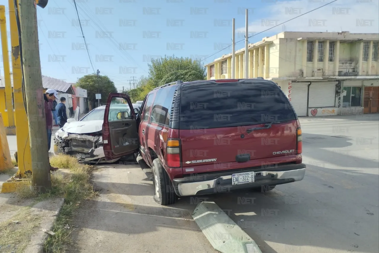 Chocan en Vicente Guerrero y Bolivia; mujer queda lesionada