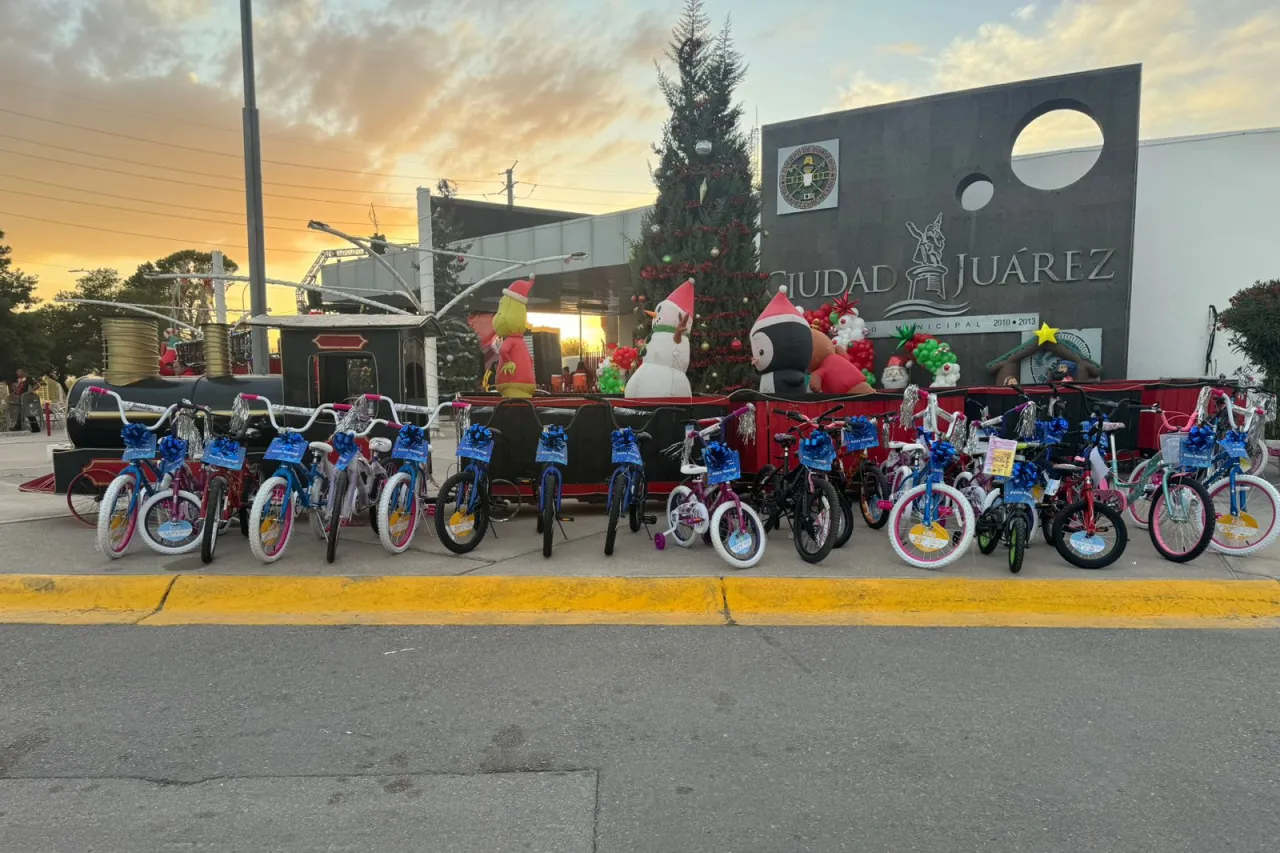 Dona SSPM 25 bicicletas a campaña 'Santa Bombero'