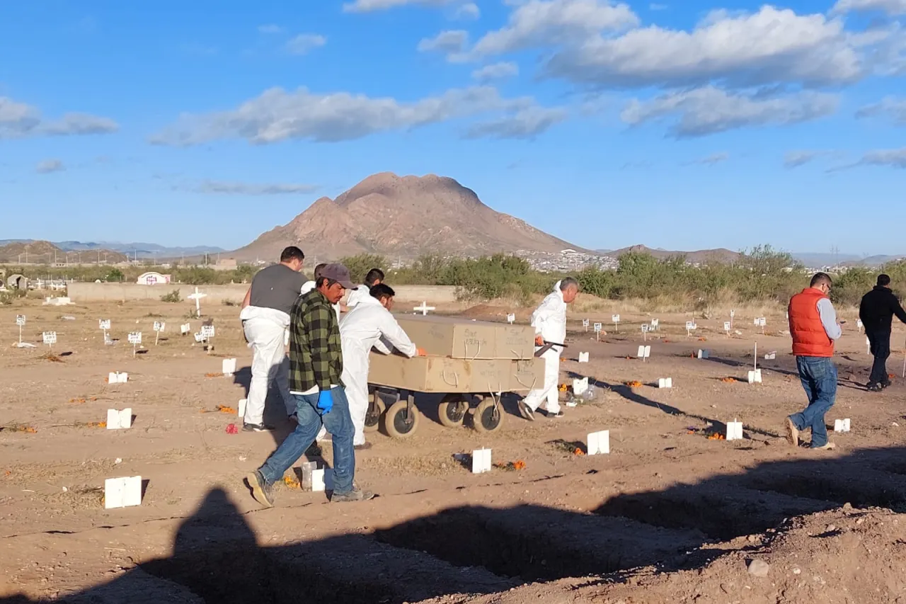 Sepultan 23 cuerpos no reclamados o sin identificar en Chihuahua