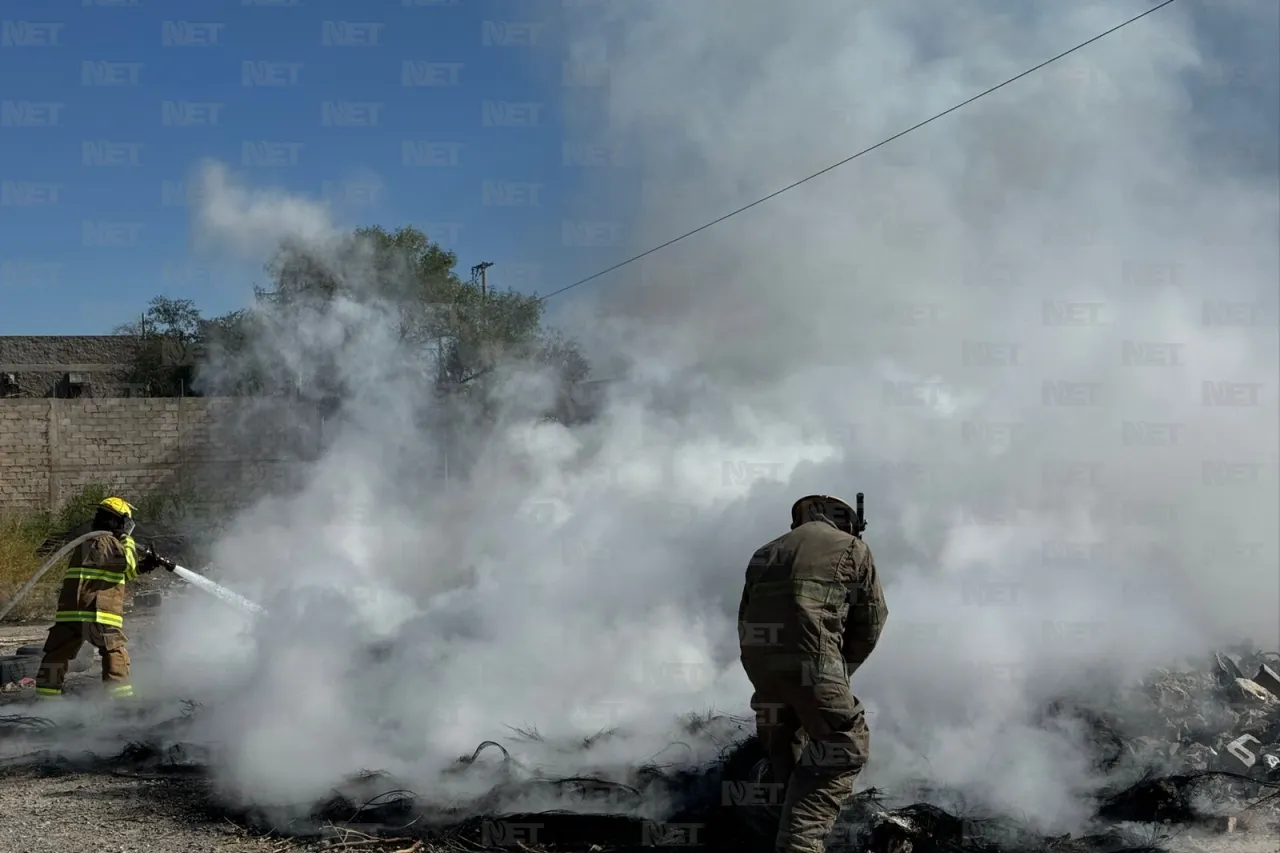 Se incendian llantas en terreno baldío de La Cuesta