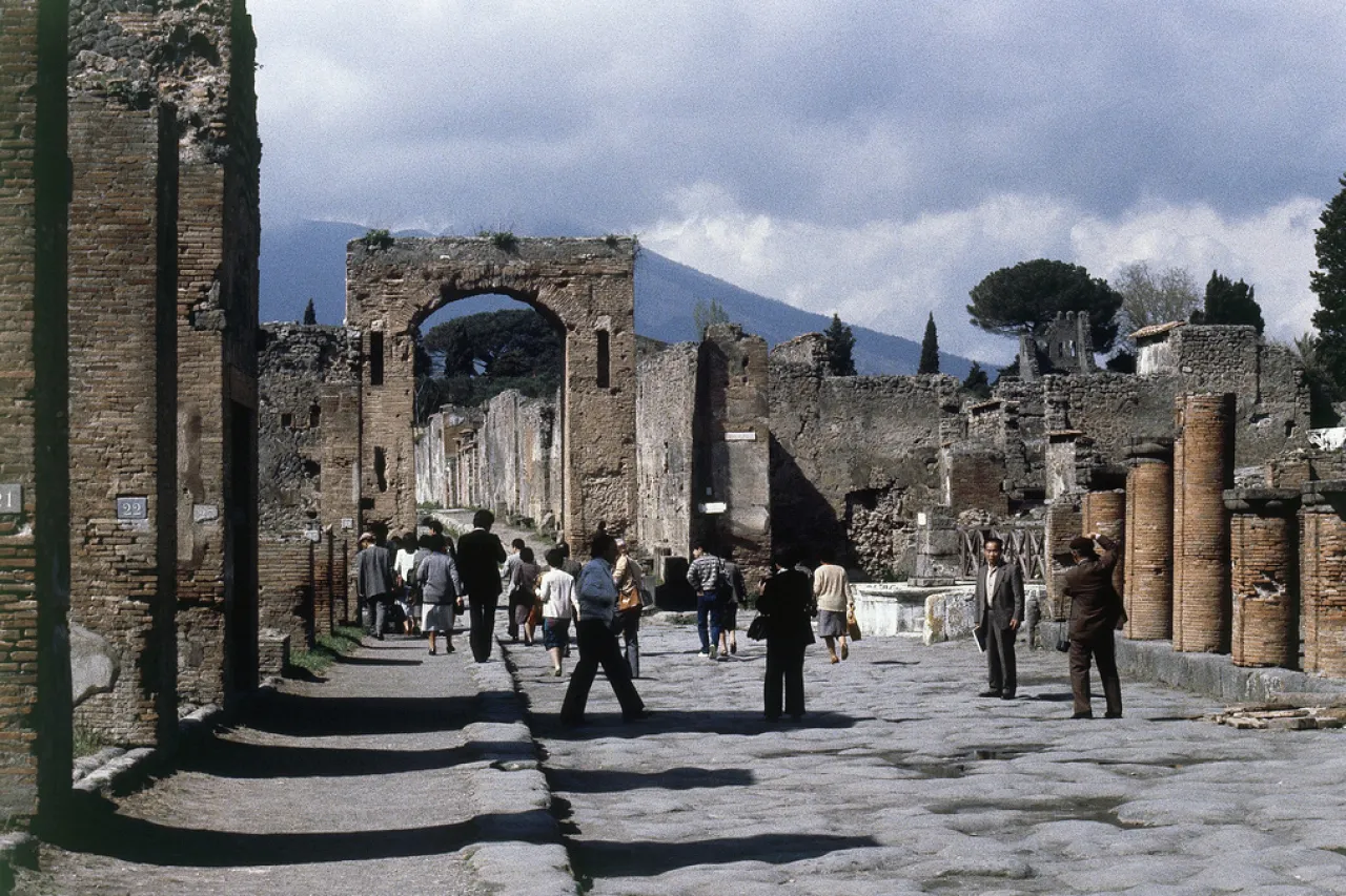 Establece Pompeya límite de visitantes para evitar el turismo excesivo