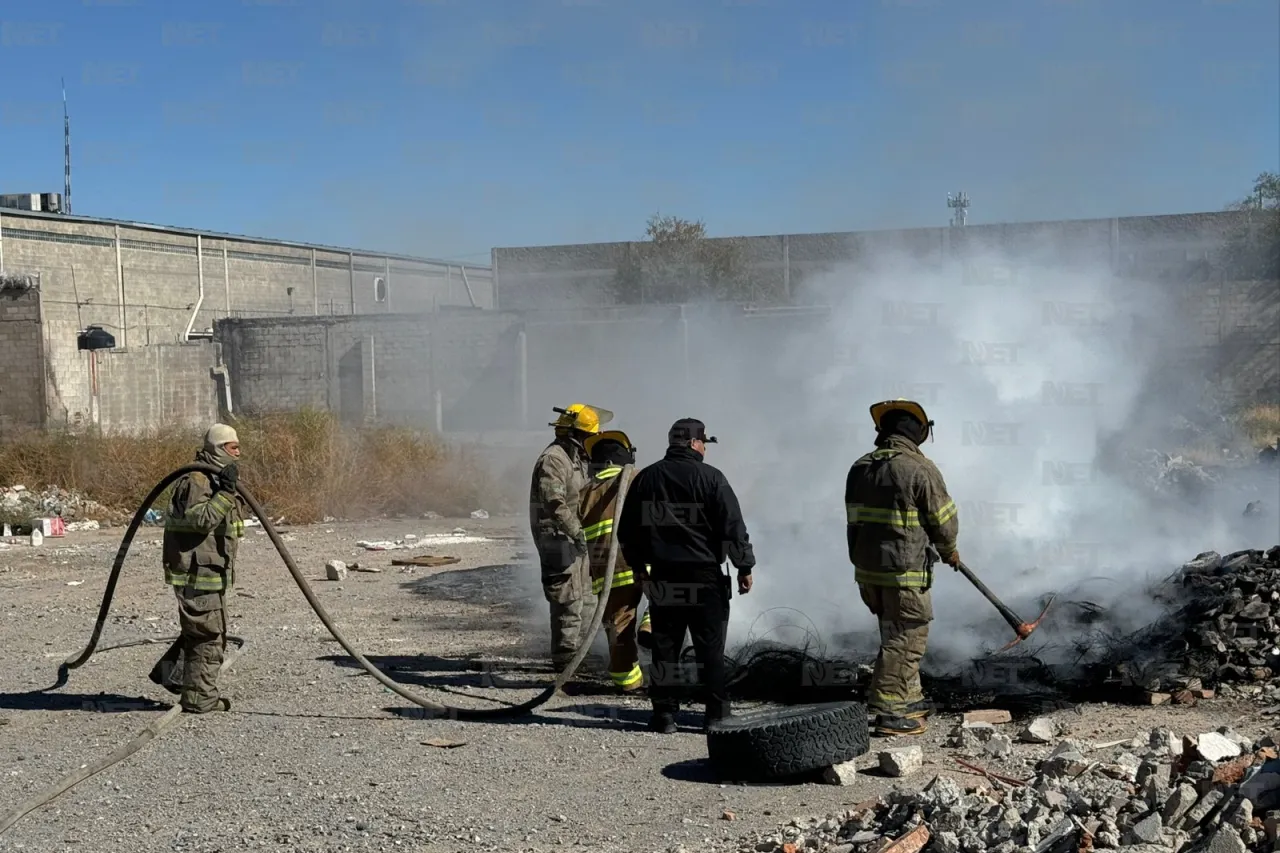 Se incendian llantas en terreno baldío de La Cuesta