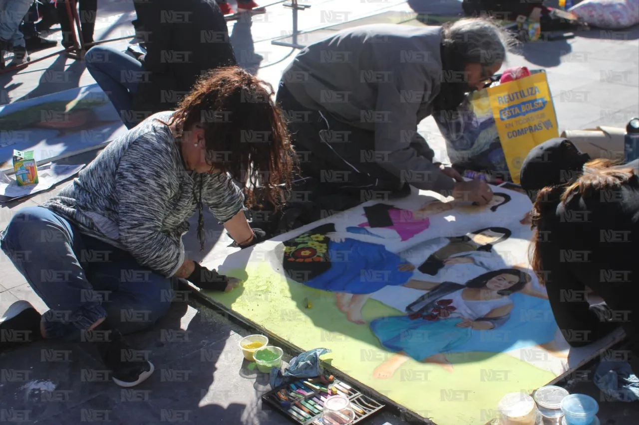 Plasman con gis a mujeres destacadas en el Centro de Juárez