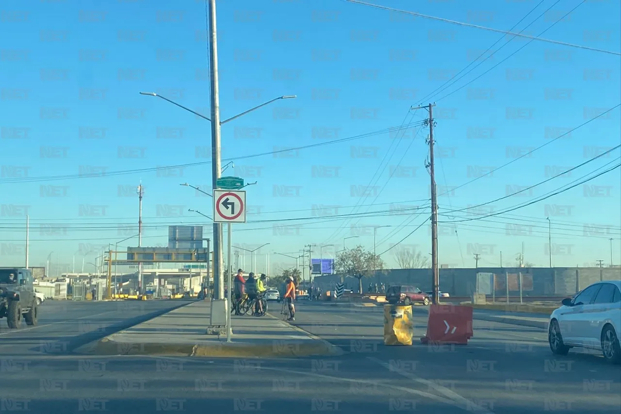 Así las filas para cruzar a El Paso