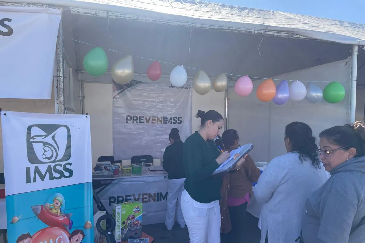 Llevó IMSS información a trabajadores durante Feria de Infonavit