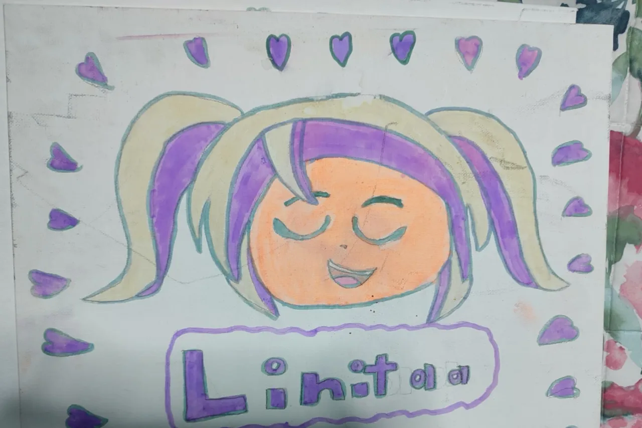 Niña juarense vende sus pinturas para comprarle regalo a su hermanita