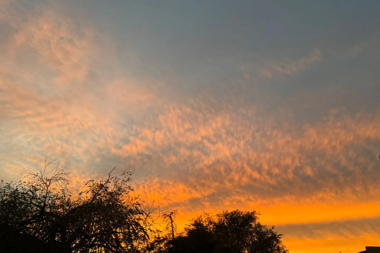 Impresionante postal de atardecer en Juárez