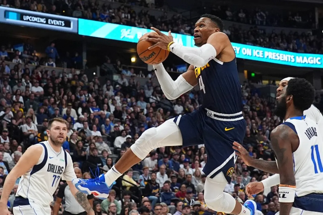 Estos tampoco ganan: Caen Mavericks de Dallas ante Denver