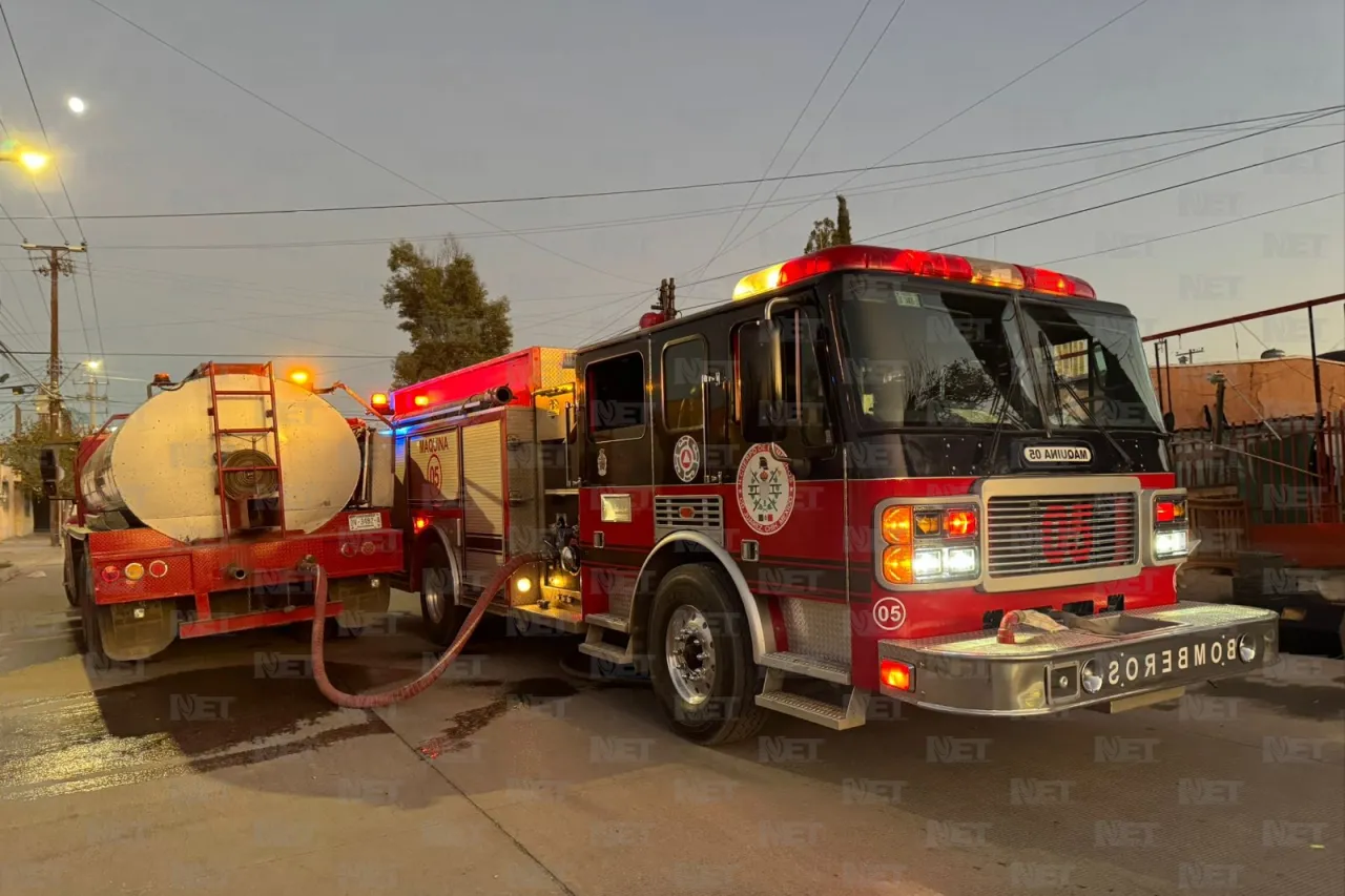 Sacan pertenencias para salvarlas de incendio