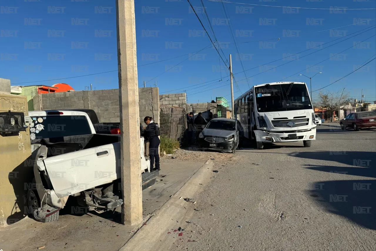 Fotos: Rutero de maquila se queda dormido y causa múltiples destrozos