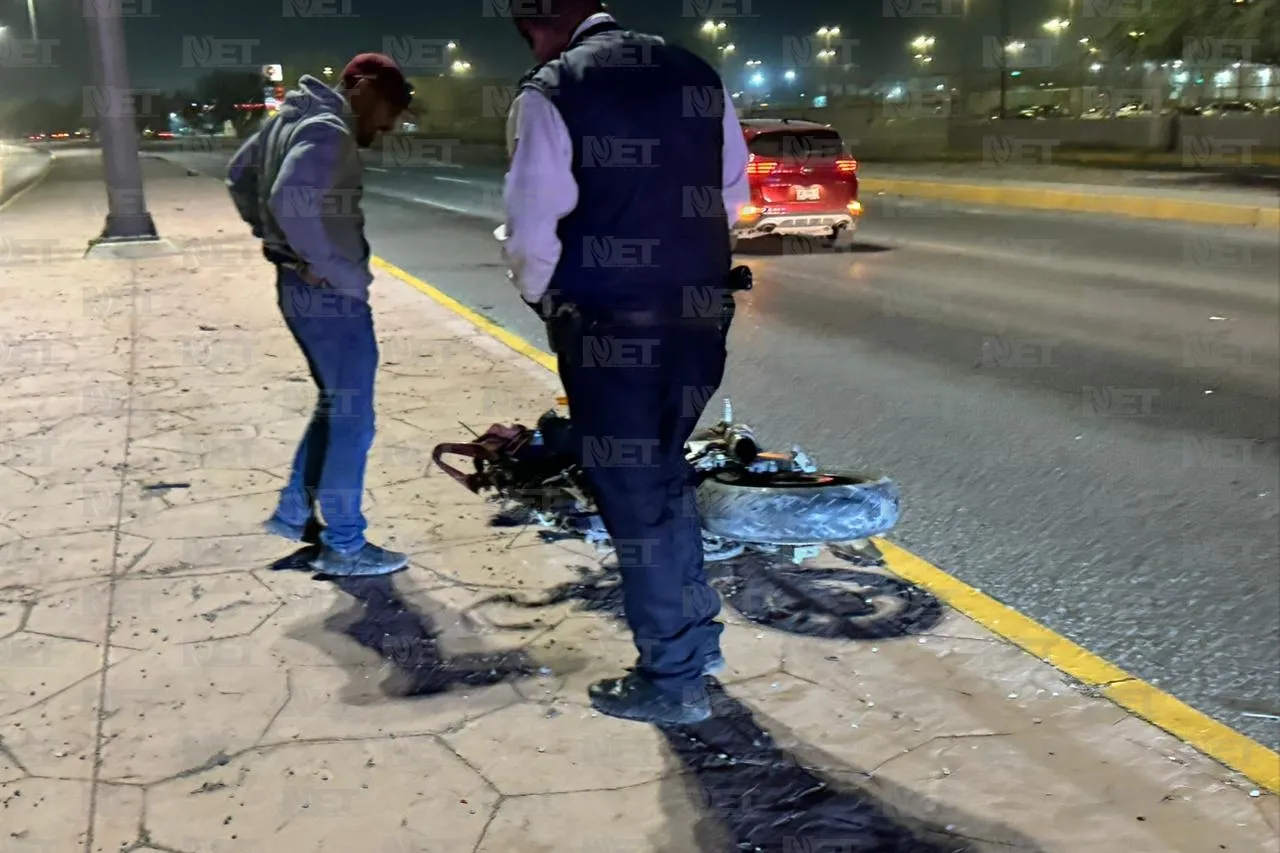 Motociclista sufrió fracturas tras choque contra tráiler