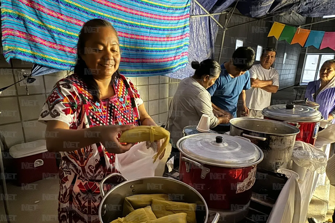 Disfrutan juarenses del primer día de la Feria del Tamal en el Parque Central