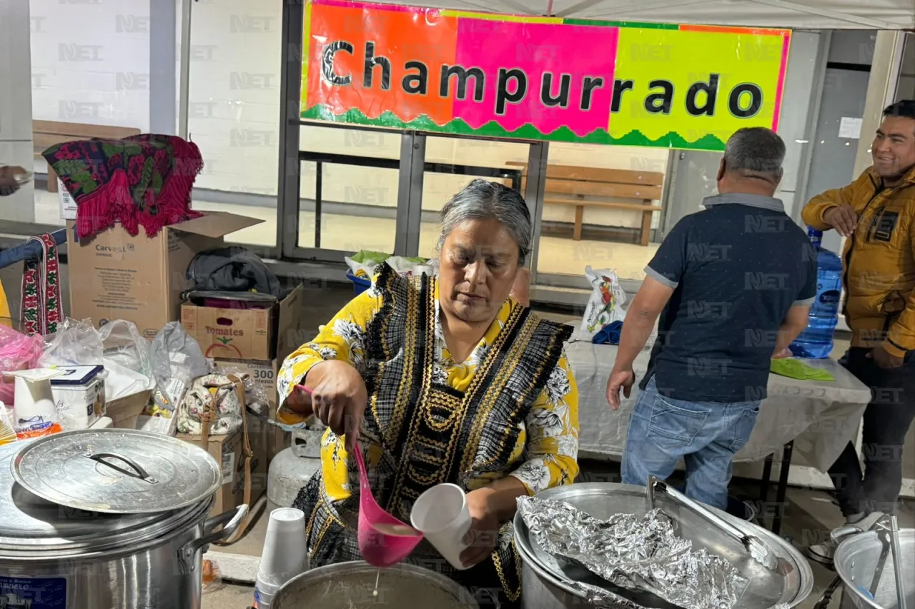 Disfrutan juarenses del primer día de la Feria del Tamal en el Parque Central