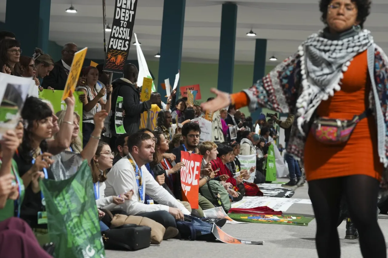 Activistas protestan en cumbre climática de la ONU