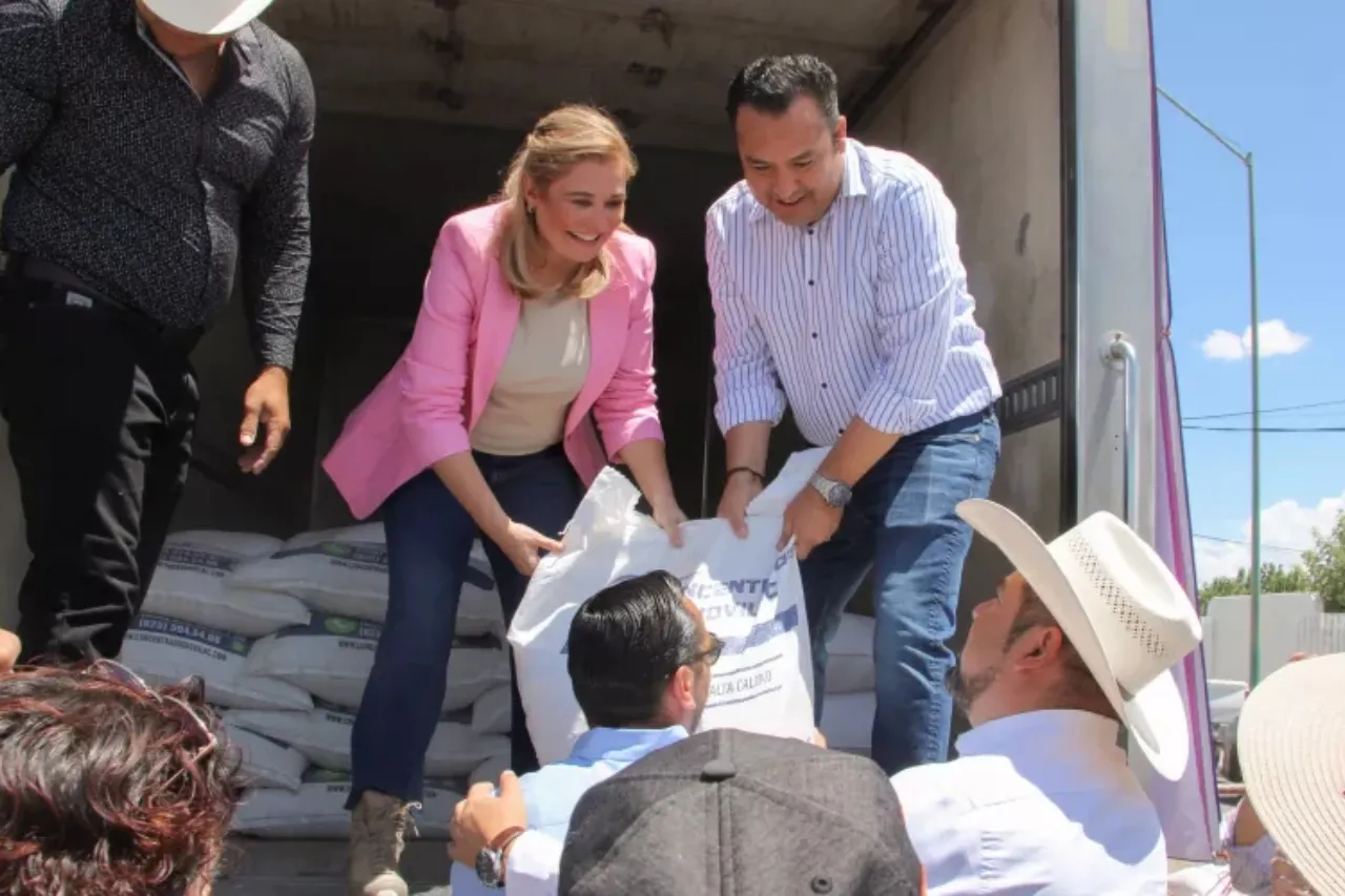 Entregan 90 toneladas de maíz y frijol a familias de la sierra en Guachochi