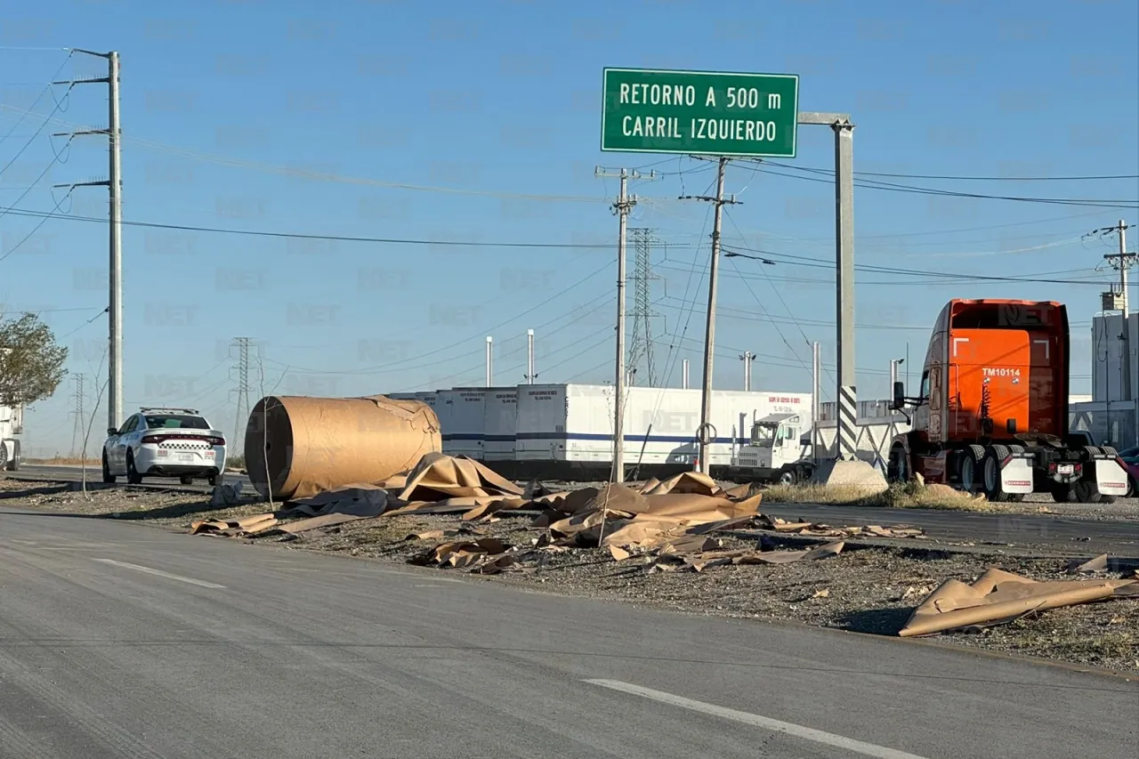 Vuelca tráiler a la entrada de Ciudad Juárez