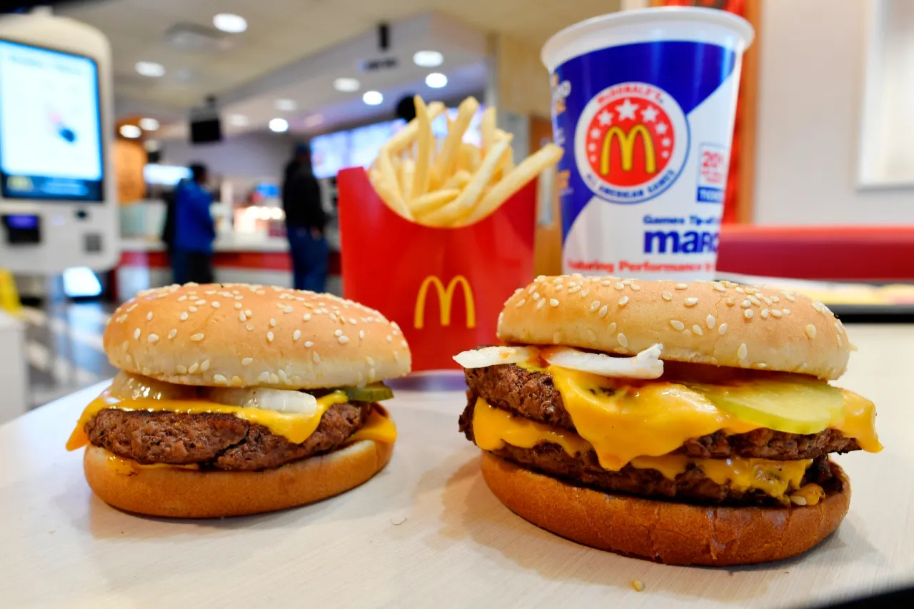 McDonald’s invierte 100 mdd para recuperar clientes tras brote de E. coli