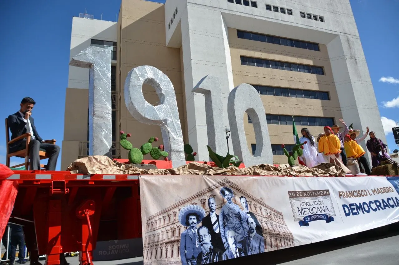 Participarán más de 6 mil personas en desfile de la Revolución Mexicana