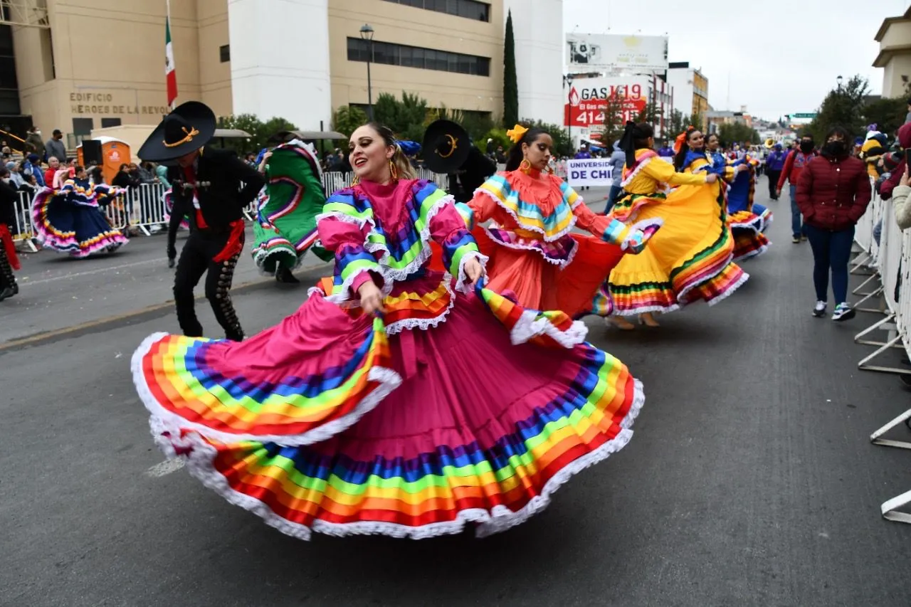 Participarán más de 6 mil personas en desfile de la Revolución Mexicana